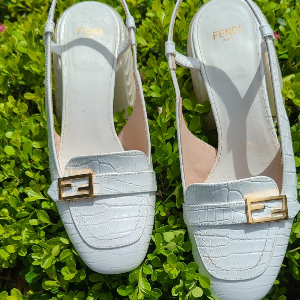 FENDI Calfskin Crocodile Embossed Promenade Slingback Pumps 36